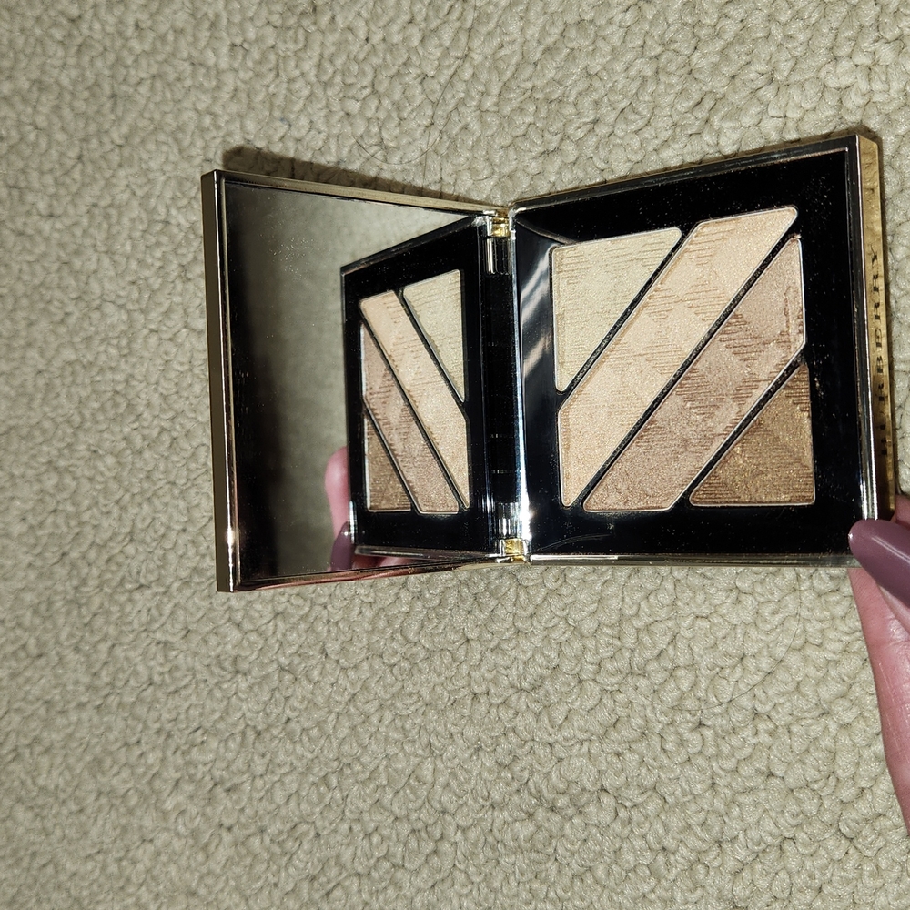Limited edition Burberry shadow palette